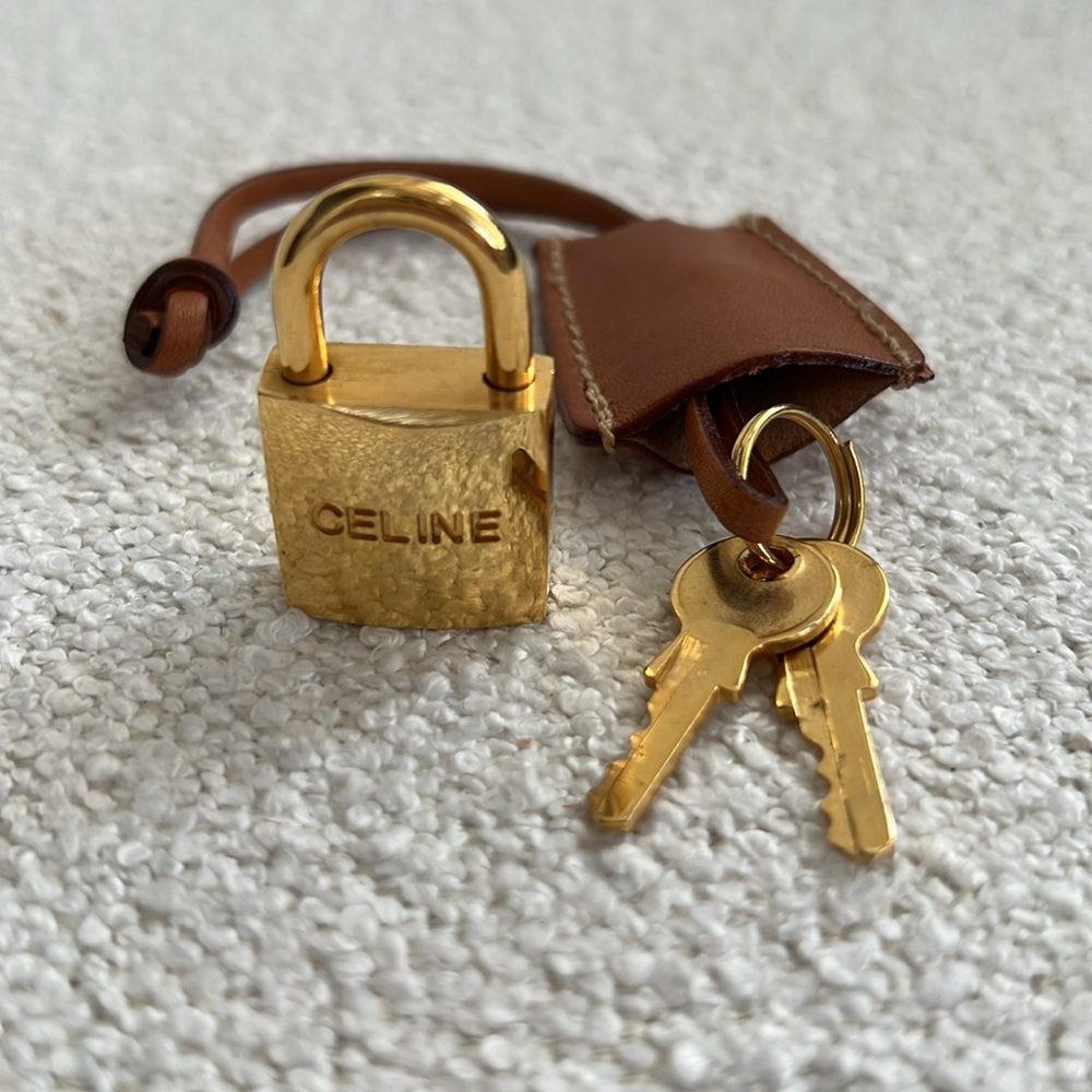 ❌SOLD❌Céline Clochette, Gold Lock & Keys Set - Picture 2 of 6
